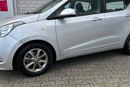 Hyundai i10 27.347 km 7.990 &euro; Bornheim 53332
