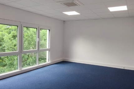 In Büro- oder Praxisgemeinschaft: Gepflegte Fläche in zentraler Lage ***PROVISIONSFREI*** 12 zimmer