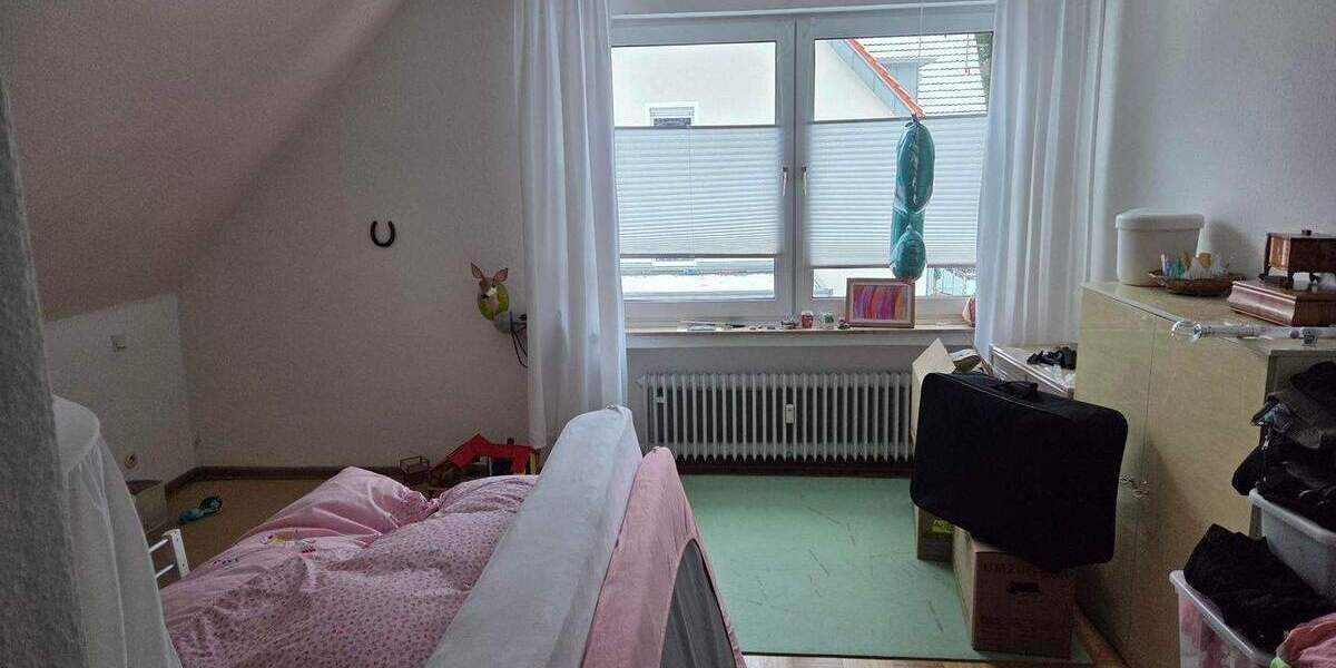 Etagenwohnung Sankt Augustin Hangelar - 3 Zimmer, 90 m&sup2;, 900&euro; | Angebot:24434990