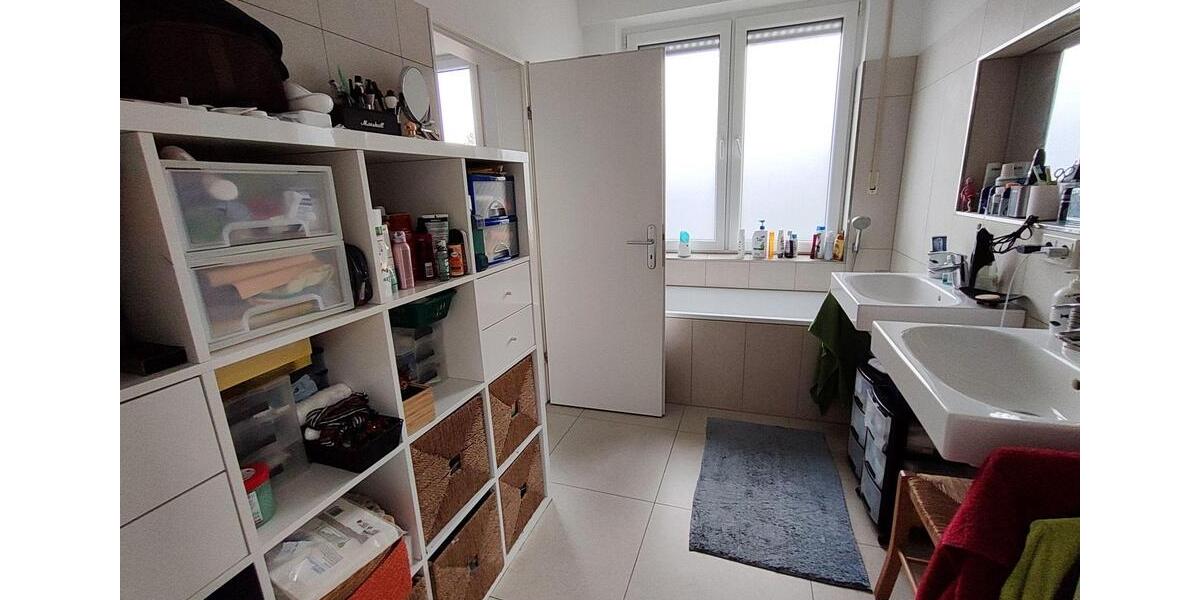 Einfamilienhaus Bergisch Gladbach Alt-Frankenforst - 5 Zimmer, 250 m&sup2;, 2.200&euro; | Angebot:24719236