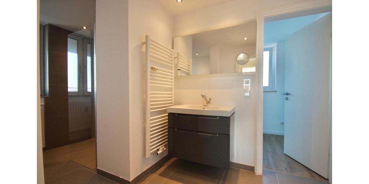 Einfamilienhaus Köln Mülheim - 3 Zimmer, 142 m&sup2;, 2.650&euro; | Angebot:24570740