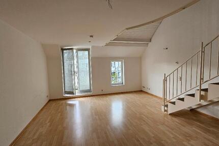 Platz für die ganze Familie!! Galeriewohnung mit kleinem Balkon 3 zimmer