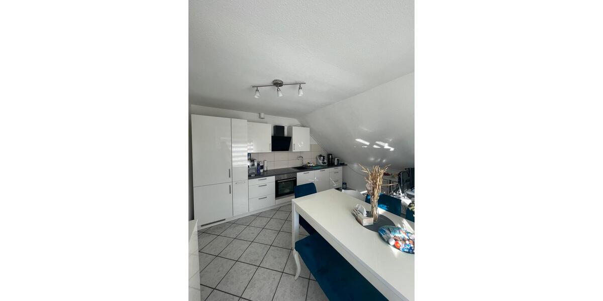 Dachgeschoßwohnung Eitorf - 4 Zimmer, 93 m&sup2;, 1.200&euro; | Angebot:24743568