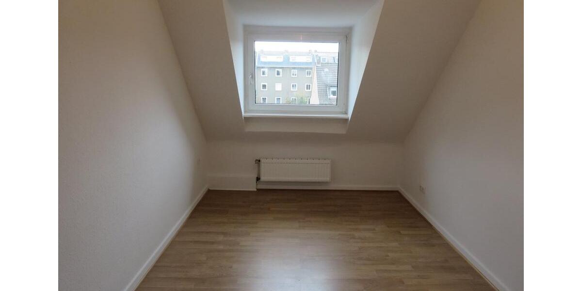Dachgeschoßwohnung Bonn - 2 Zimmer, 40 m&sup2;, 520&euro; | Angebot:25852036