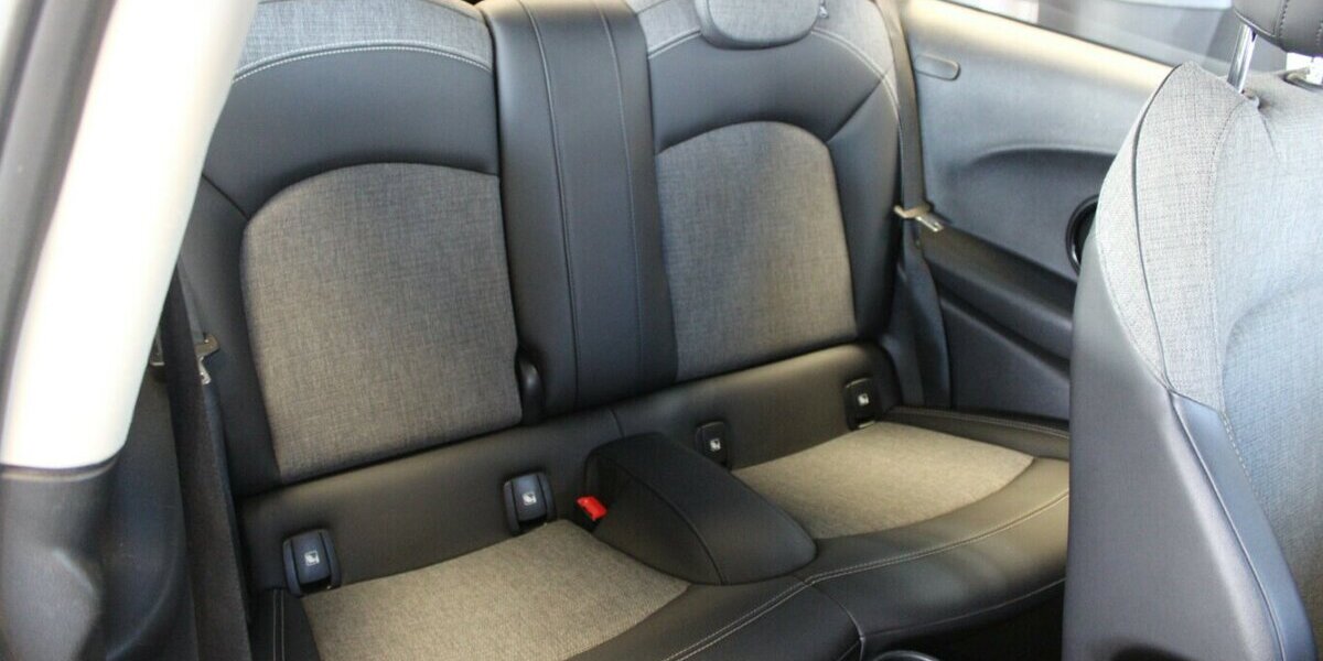 Mini Cooper SE Classic Trim 39.998 km 16.480 &euro; Euskirchen 53881