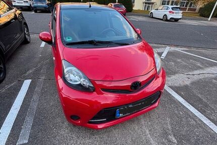 Toyota Aygo (X) 36.646 km 7.900 € Bonn 53175