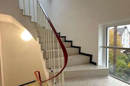 Haus zum Kaufen in Bonn 1.090.000 € 330 m² 11 zimmer