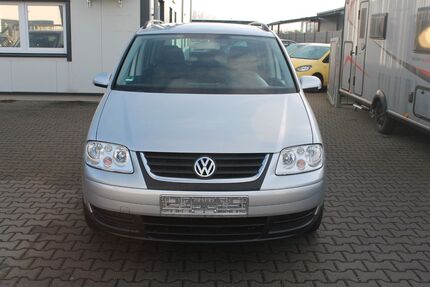 VW Touran 73.597 km 5.950 &euro; Euskirchen 53879