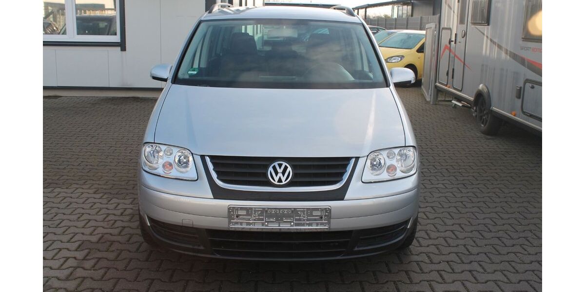 VW Touran 73.597 km 5.950 &euro; Euskirchen 53879
