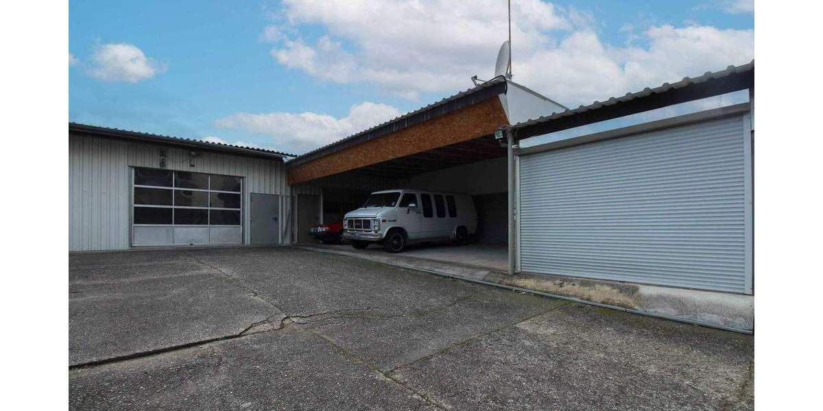 Wohn- und Geschäftshaus mit Werkstatt, Lagerflächen und Garagen in Bad Godesberg zimmer