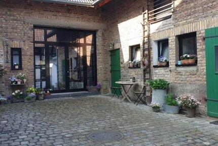 1 Wohneinheit mit Südgarten + Innenhof IN sanierter Hofanlage