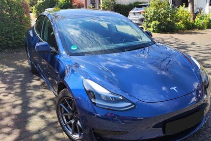 Tesla Model 3 27.150 km 30.900 &euro; Rheinbach 53359