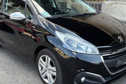 Peugeot 208 142.240 km 3.950 &euro; Bornheim 53332