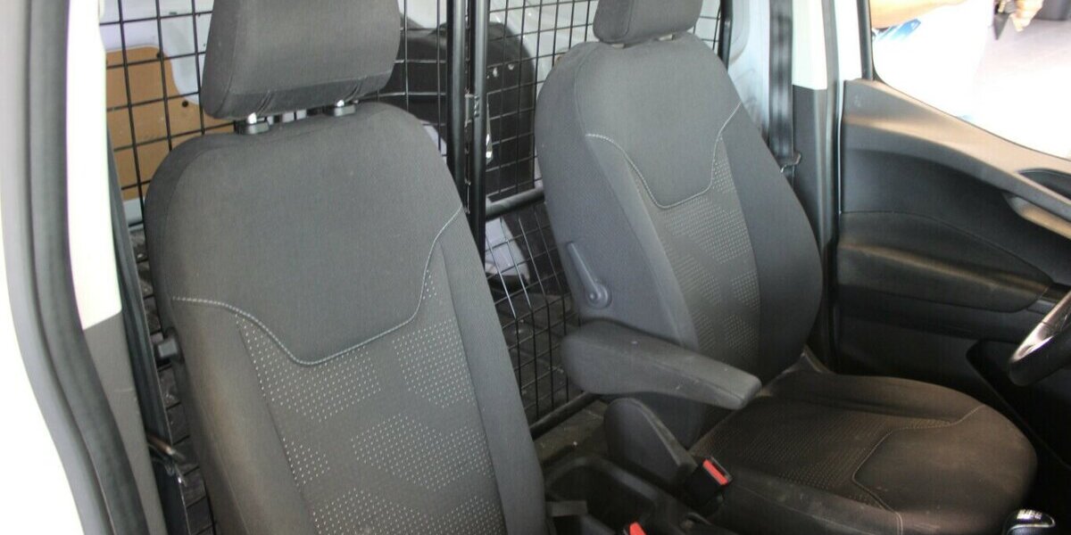 Ford Transit Courier 99.567 km 7.980 &euro; Euskirchen 53881