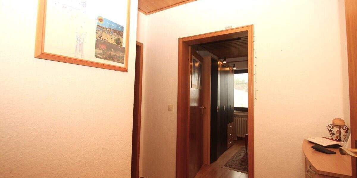 Etagenwohnung Königswinter Ittenbach - 3 Zimmer, 84 m&sup2;, 229.000&euro; | Angebot:25697242