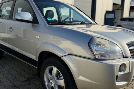 Hyundai TUCSON 190.000 km 3.450 € Bergisch Gladbach 51469