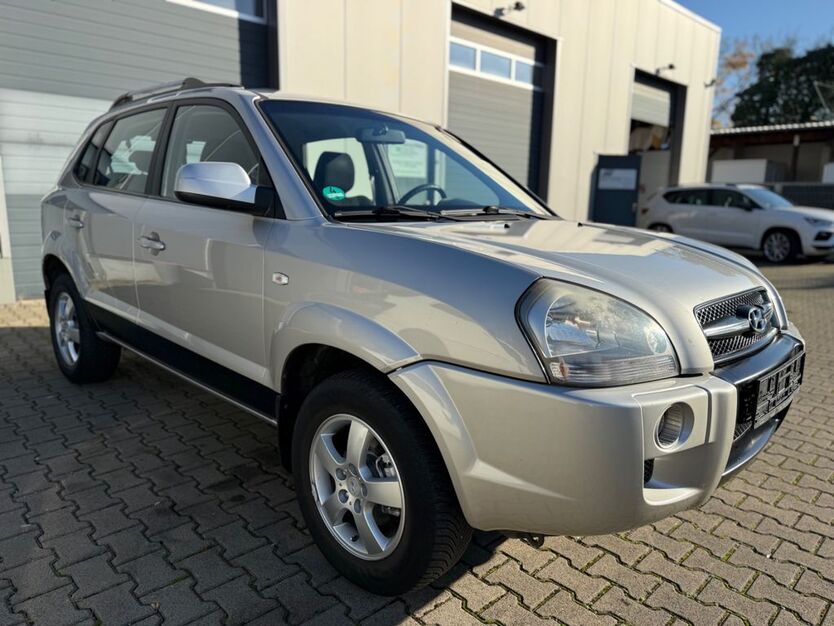 Hyundai TUCSON 190.000 km 3.450 € Bergisch Gladbach 51469