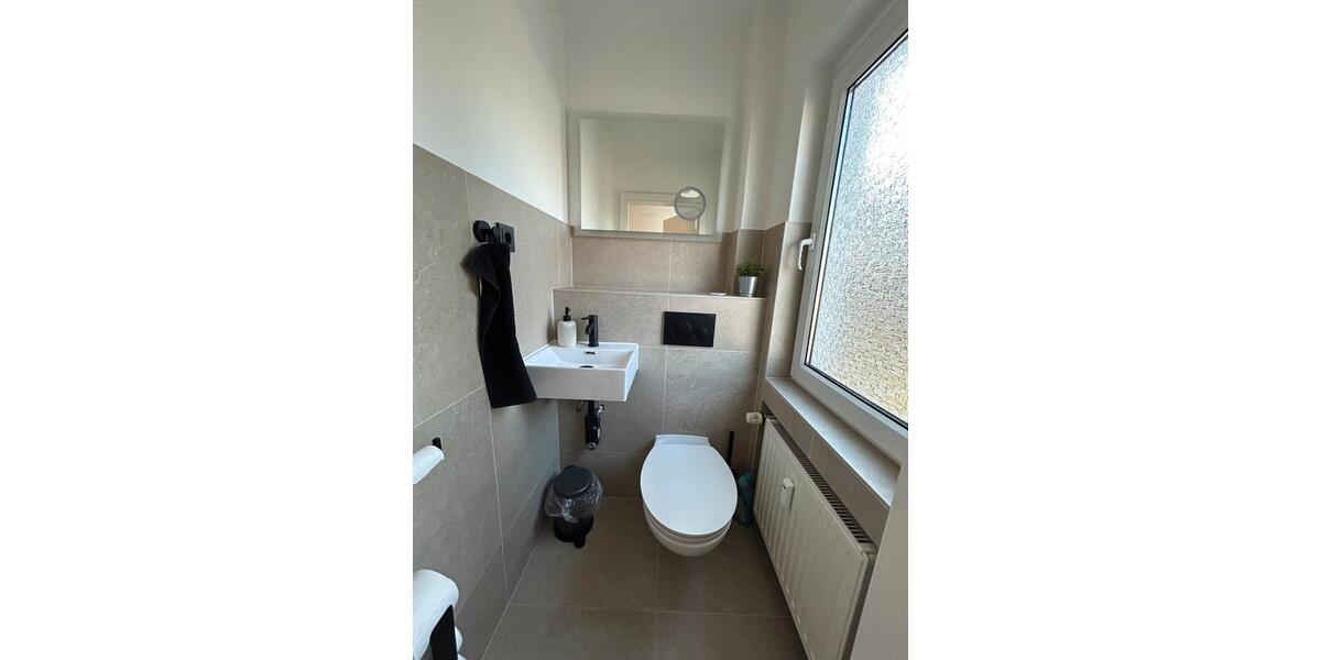 Dachgeschoßwohnung Bonn Gronau - 1 Zimmer, 22 m&sup2;, 670&euro; | Angebot:25312293