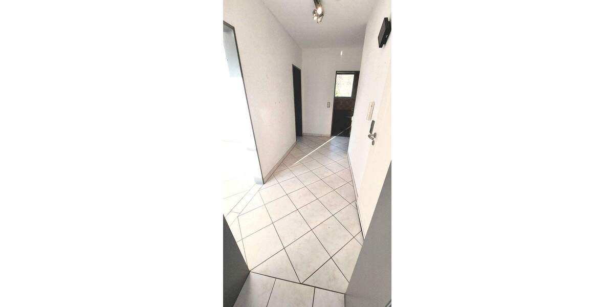 Etagenwohnung Lohmar - 3 Zimmer, 82 m&sup2;, 219.000&euro; | Angebot:24461948