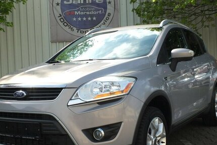 Ford Kuga CHAMPIONS EDITION 4x4 AHK SPORT
