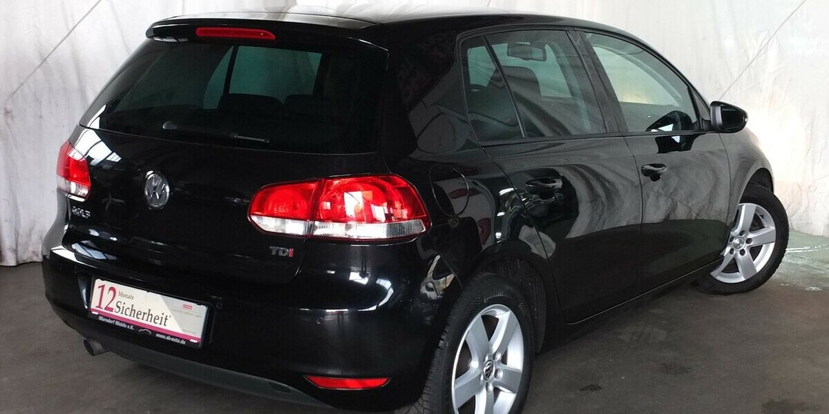 VW Golf 1.6TDi TEAM KLIMAAUTOMATIK 5-türig 159.855 km 6.498 &euro; Köln 50858