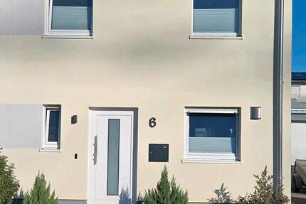 Haus Bornheim - 5 Zimmer, 129 m&sup2;, 2.050&euro; | Angebot:27614957