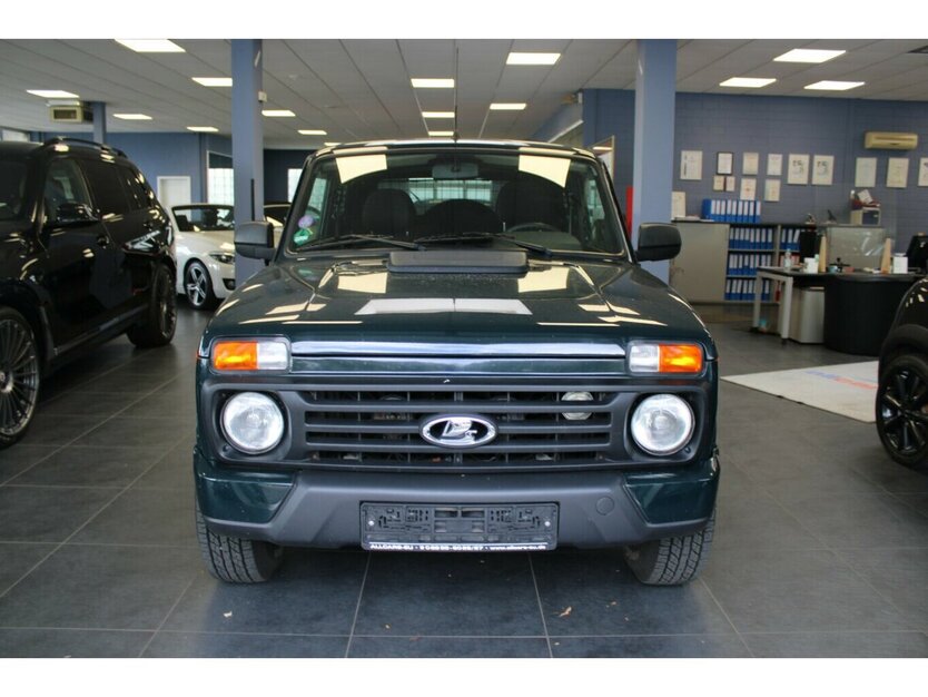 Lada Taiga 1.7 Urban 4x4 66.666 km 9.980 € Euskirchen 53881