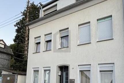 EIN ZUHAUSE MIT ERWEITERUNGSPOTENZIAL 8 zimmer