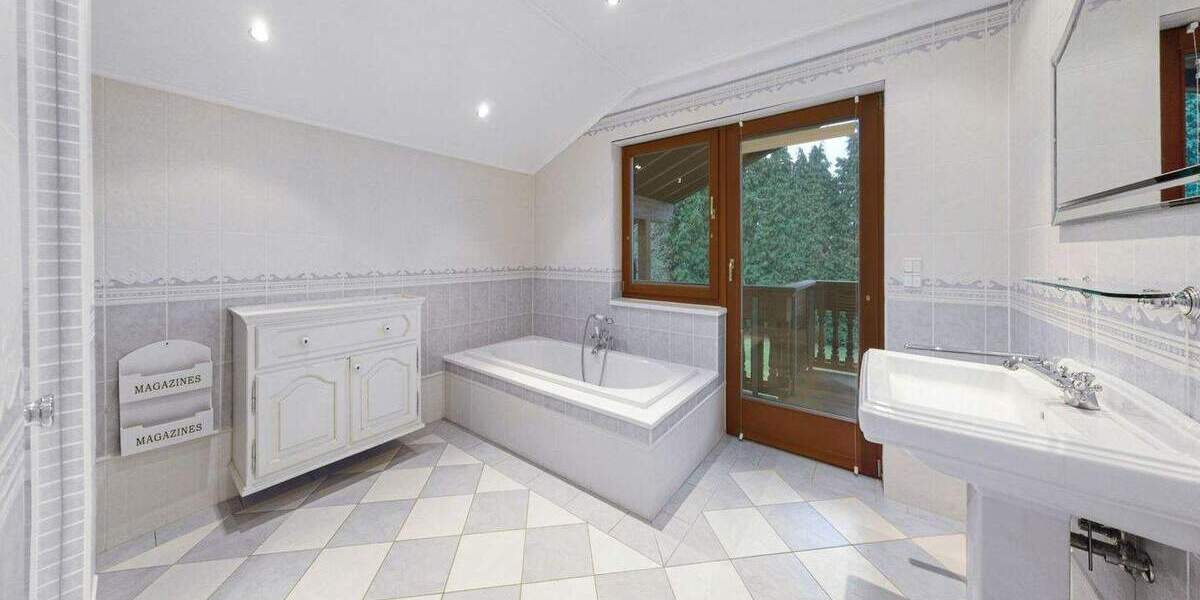 Einfamilienhaus Niederkassel Rheidt - 6 Zimmer, 252 m&sup2;, 863.000&euro; | Angebot:24763224