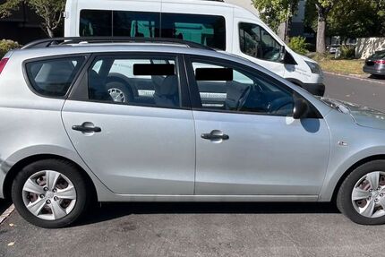 Hyundai i30 176.000 km 1.900 € Bonn 53177