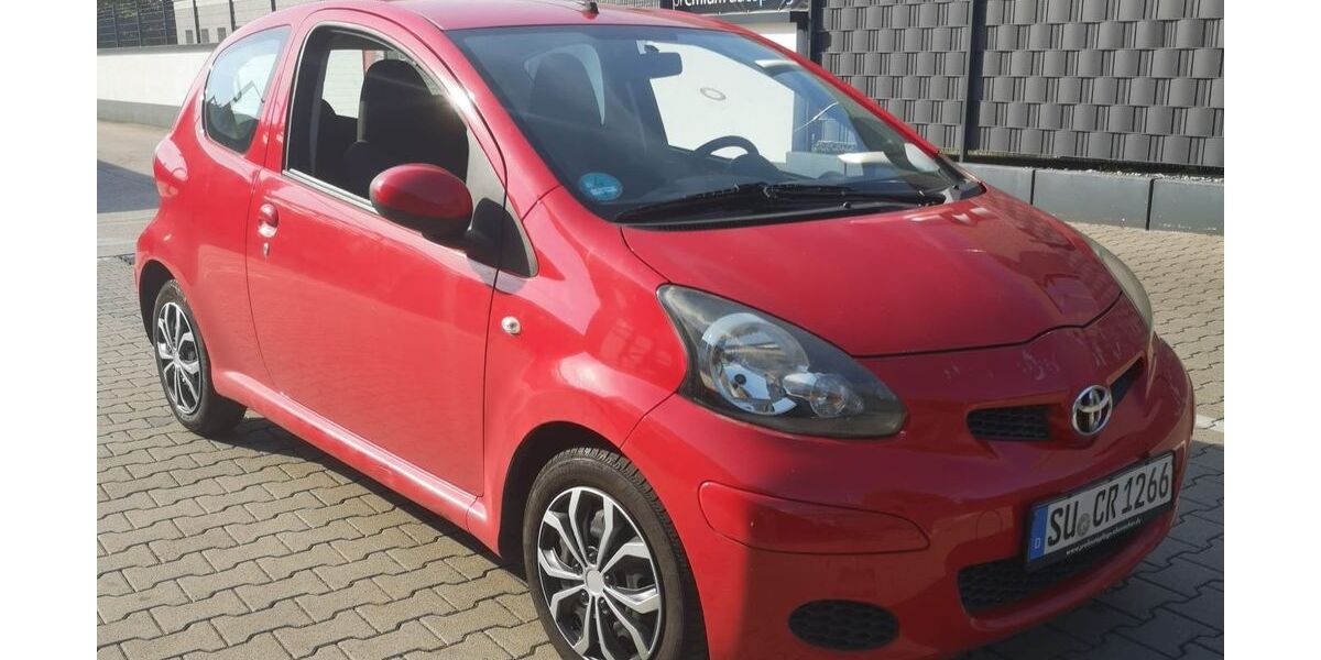 Toyota Aygo (X) 121.000 km 3.150 &euro; Troisdorf 53840
