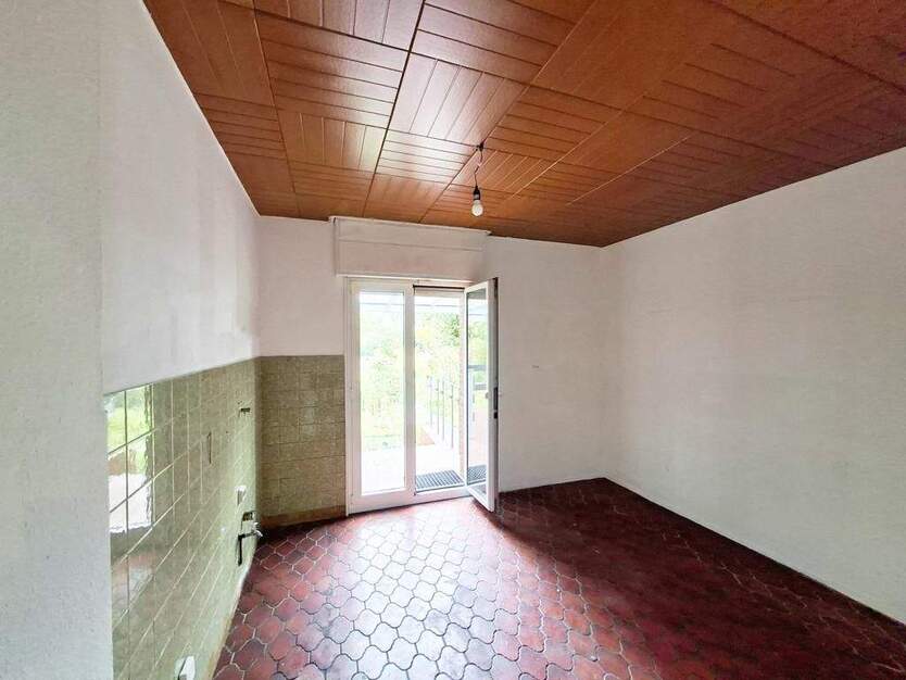 CITYHOUSE: Freistehendes Einfamilienhaus mit viel Potential, traumhaften großen Grundstück, Garage 3 zimmer