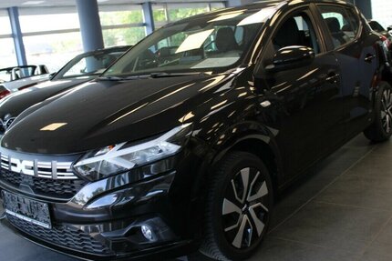 Dacia Sandero TCe 90 CVT Expression 14.222 km 15.980 &euro; Euskirchen 53881