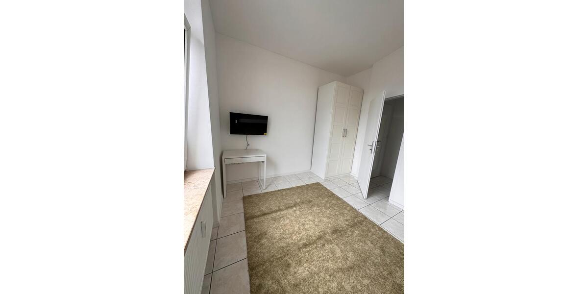 Etagenwohnung Köln Ehrenfeld - 17 Zimmer, 28 m&sup2;, 790&euro; | Angebot:26439659