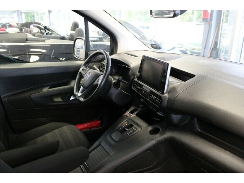 Opel Combo-e Life Ultimate 27.035 km 19.980 € Euskirchen 53881