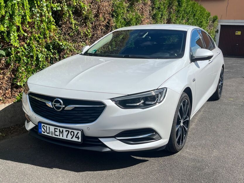 Opel Insignia 130.487 km 14.400 € Niederkassel 53859