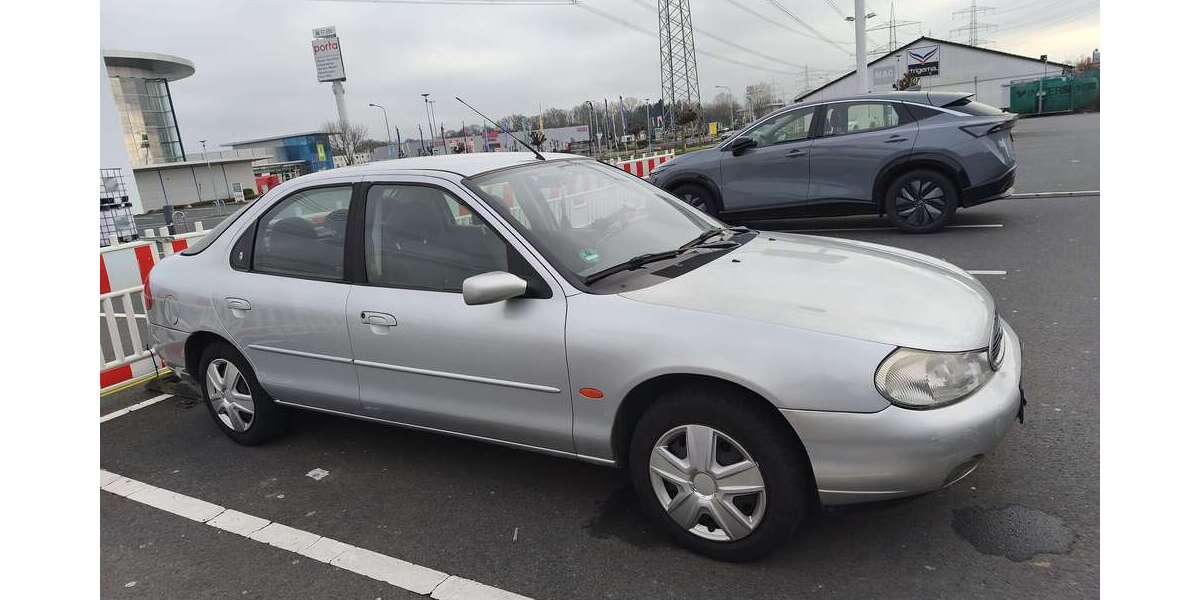 Ford Mondeo 245.870 km 800 &euro; Hürth 50354