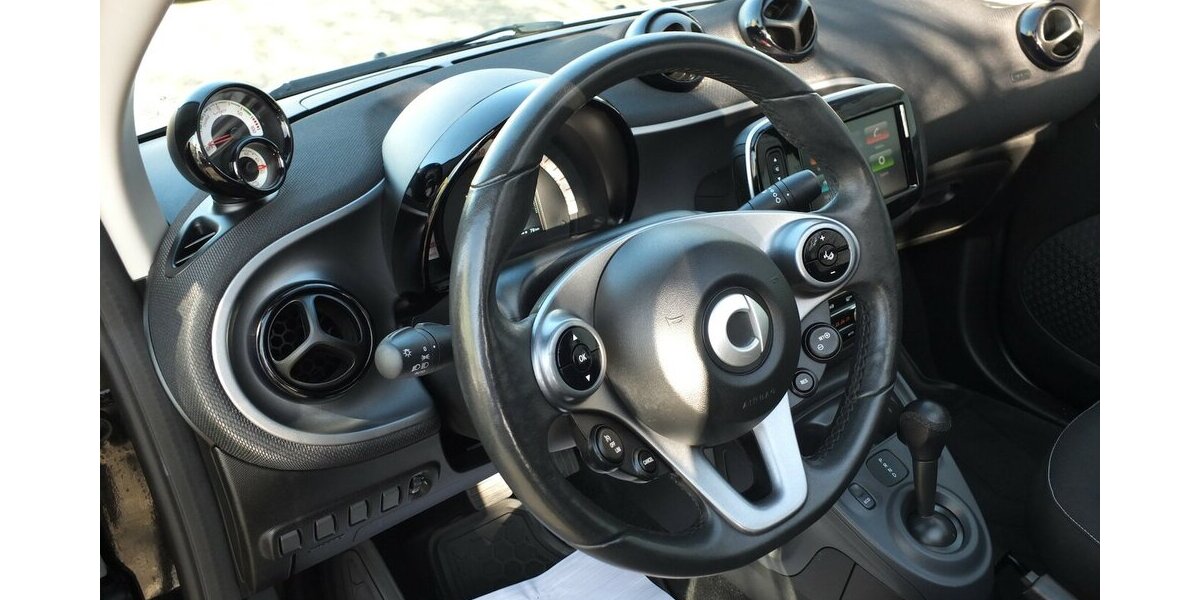 Smart ForTwo electric drive EQ PASSION KLIMAAUTOM SITZHE 35.255 km 10.804 &euro; Köln 50858