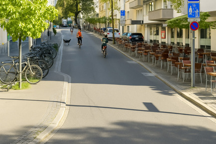 Exklusive 2 Raum-Wohnung mit Balkon und Einbauküche in Köln Zentr