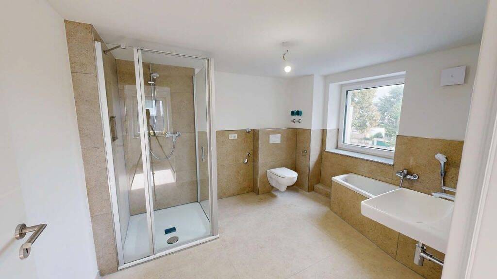 Etagenwohnung Brühl - 5 Zimmer, 123 m&sup2;, 1.690&euro; | Angebot:23974198