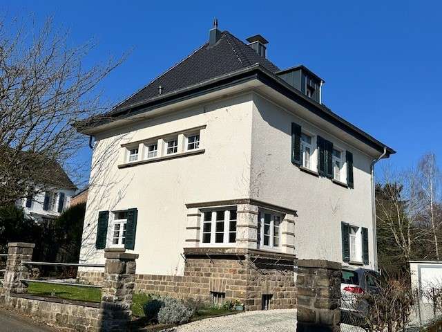 Haus zum Kaufen in Bergisch Gladbach 820.000 € 125 m²