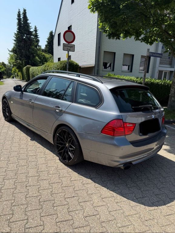 320