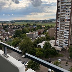 LICHTDURCHFLUTETES ZUHAUSE MIT BALKON + WEITBLICK - Etagenwohnung Köln Rodenkirchen | Angebot:26543846