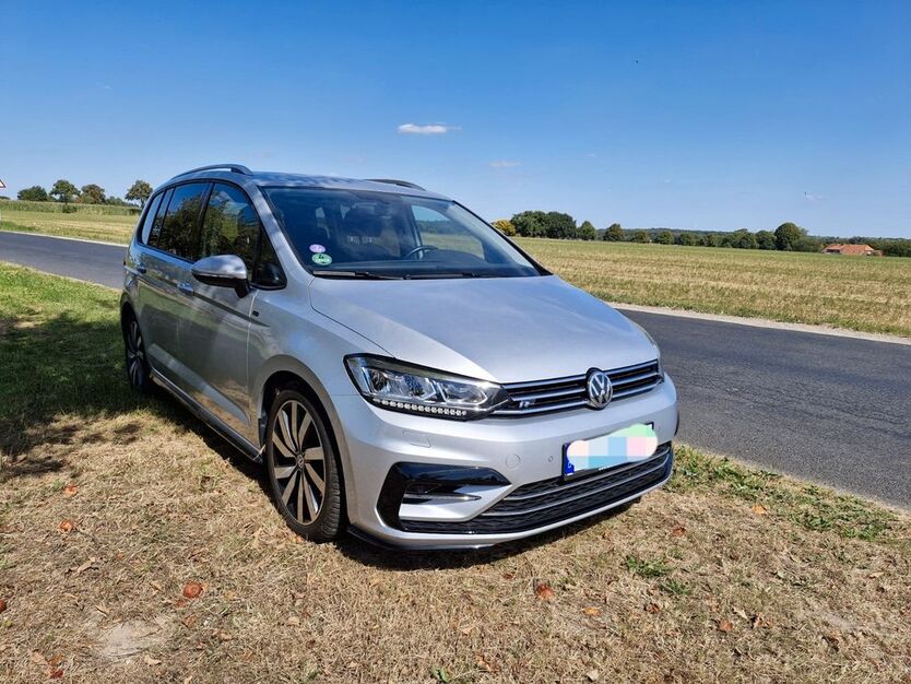 VW Touran 87.335 km 22.990 € Köln 50825