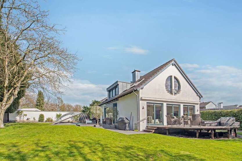 Haus zum Kaufen in Köln Rath 979.000 € 174 m²