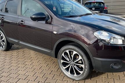 Nissan Qashqai 60.574 km 10.490 &euro; Troisdorf 53840