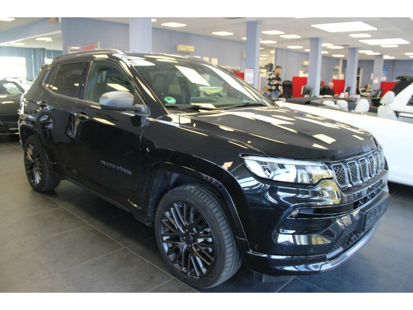 Jeep Compass 1.3 T4 4xe PLUG-IN HYBRID 80th Anniversary 42.869 km 23.980 € Euskirchen 53881