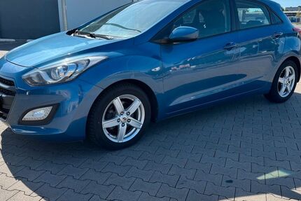 Hyundai i30 136.000 km 7.600 € Brühl 50321