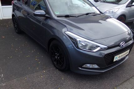 Hyundai i20 89.972 km 9.985 € Bad Honnef 53604