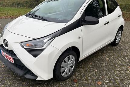 Toyota Aygo (X) 39.900 km 9.600 &euro; Kircheib 57635